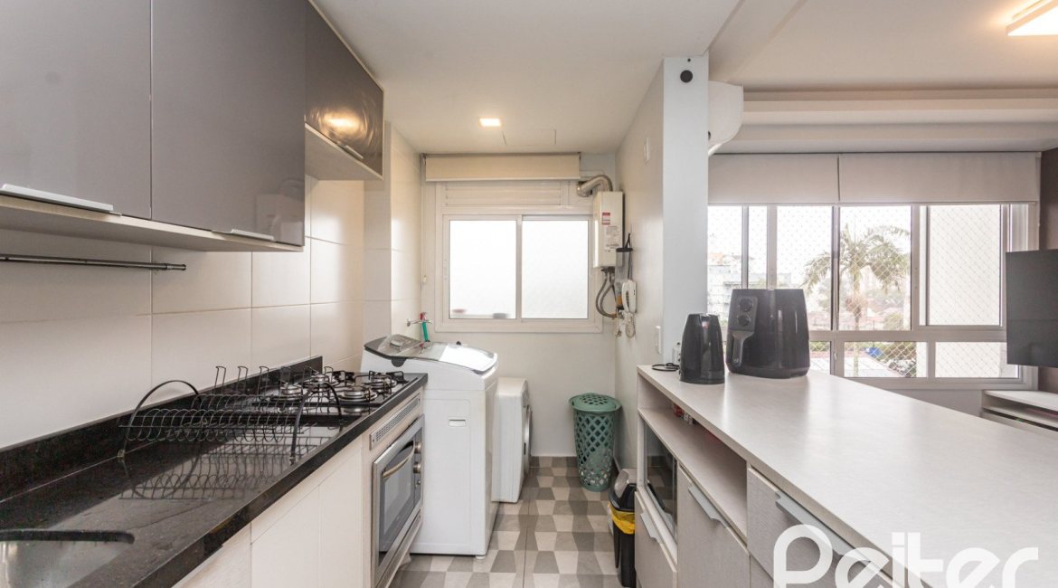 Apartamento à venda com 74m², 3 dormitórios, 1 suíte, 1 vaga, no bairro Tristeza em PORTO ALEGRE