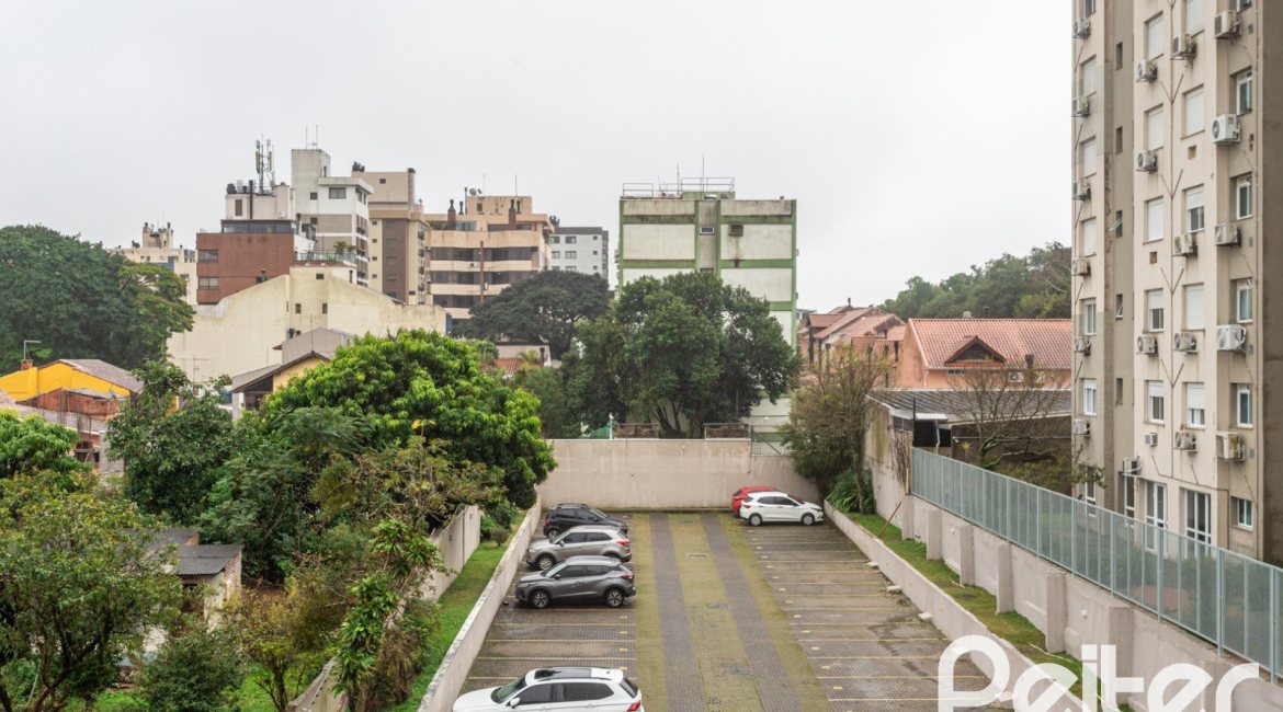 Apartamento à venda com 74m², 3 dormitórios, 1 suíte, 1 vaga, no bairro Tristeza em PORTO ALEGRE