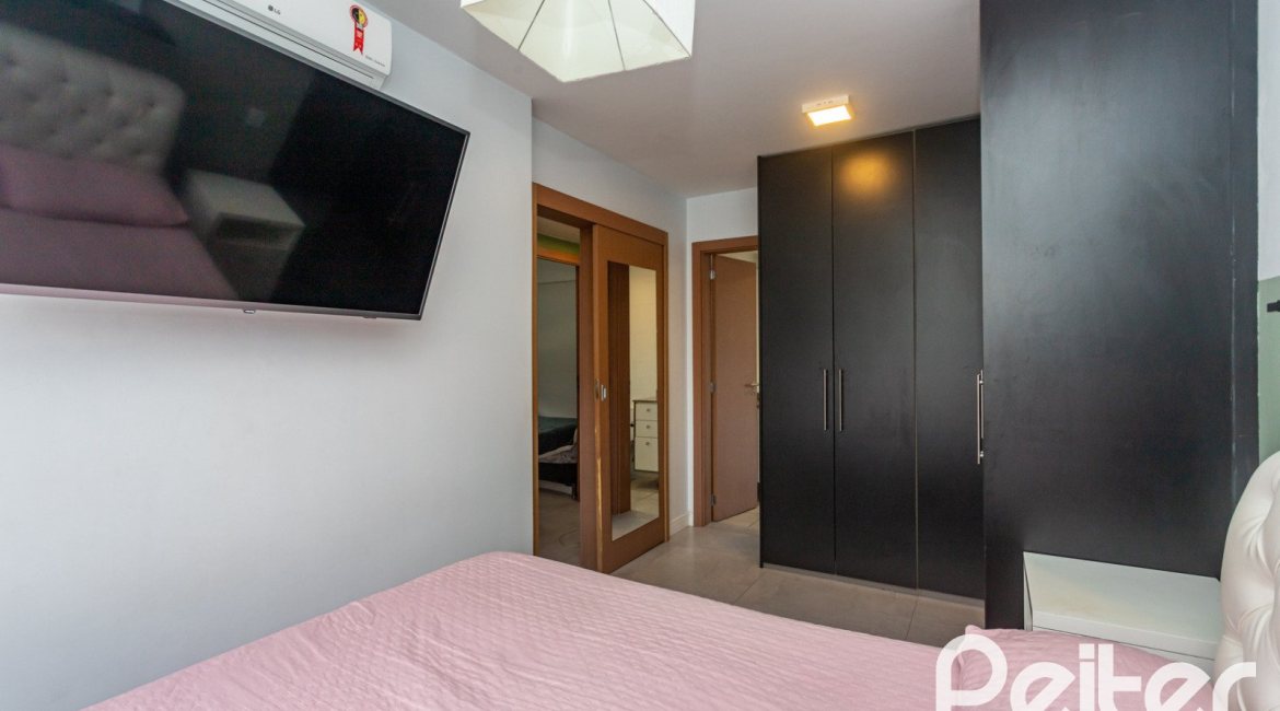 Apartamento à venda com 74m², 3 dormitórios, 1 suíte, 1 vaga, no bairro Tristeza em PORTO ALEGRE