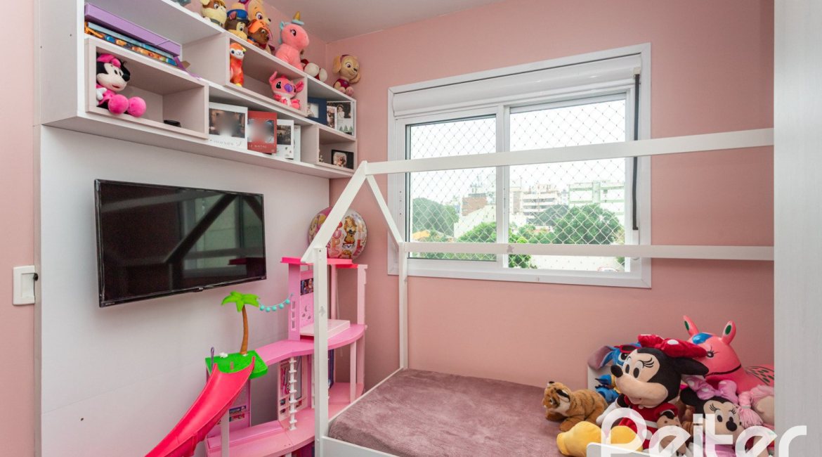 Apartamento à venda com 74m², 3 dormitórios, 1 suíte, 1 vaga, no bairro Tristeza em PORTO ALEGRE
