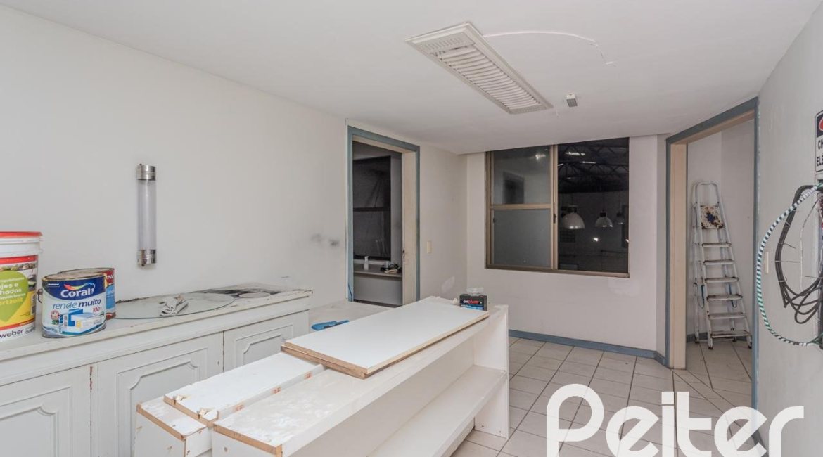 Comercial à venda com 928m², no bairro Cristal em Porto Alegre