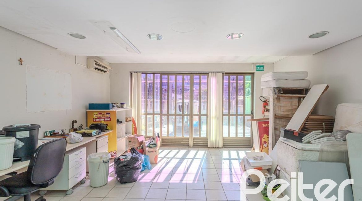 Comercial à venda com 928m², no bairro Cristal em Porto Alegre