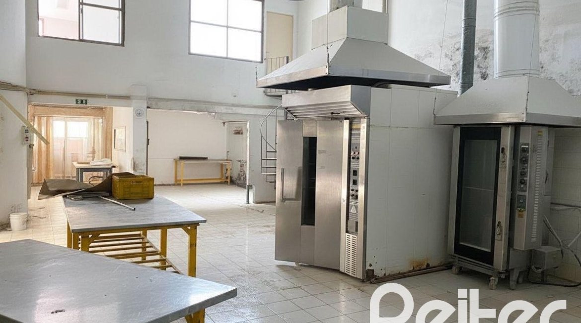 Comercial à venda com 928m², no bairro Cristal em Porto Alegre