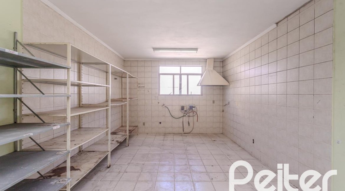 Comercial à venda com 928m², no bairro Cristal em Porto Alegre