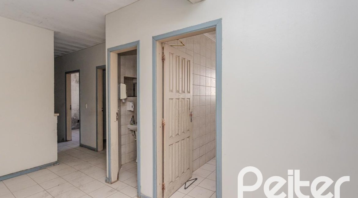 Comercial à venda com 928m², no bairro Cristal em Porto Alegre