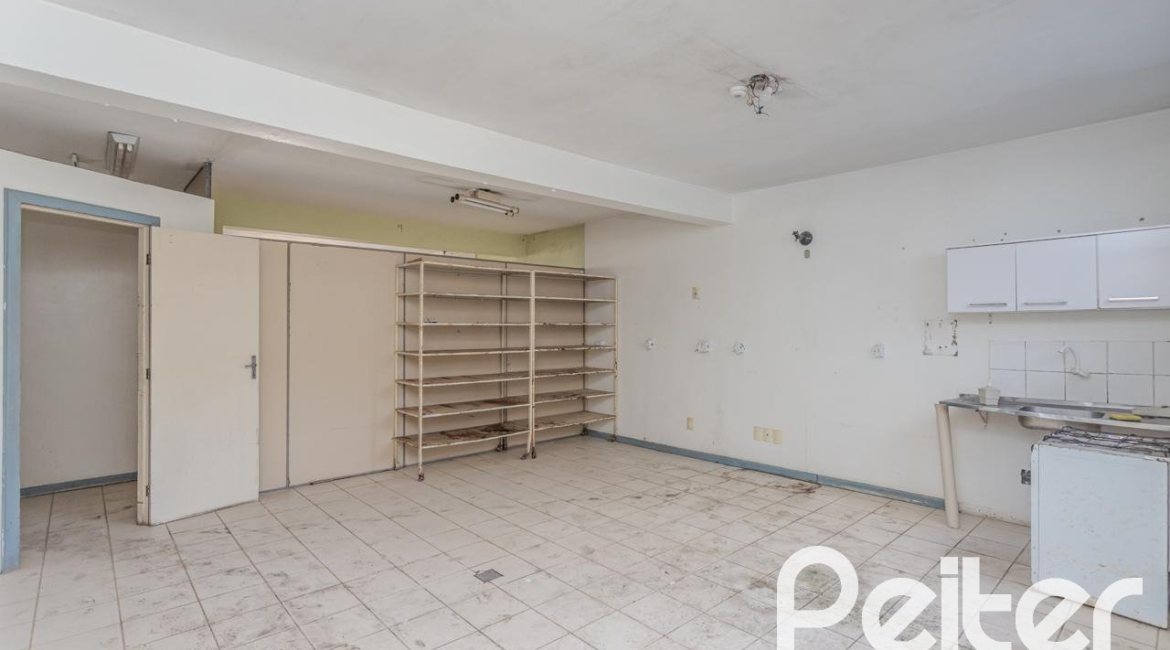 Comercial à venda com 928m², no bairro Cristal em Porto Alegre