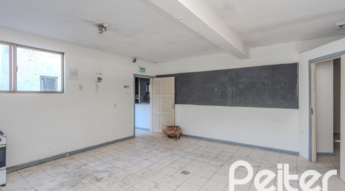 Comercial à venda com 928m², no bairro Cristal em Porto Alegre