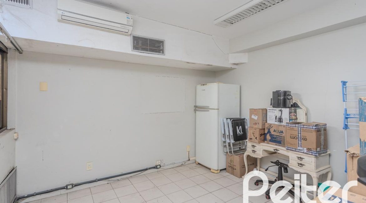 Comercial à venda com 928m², no bairro Cristal em Porto Alegre