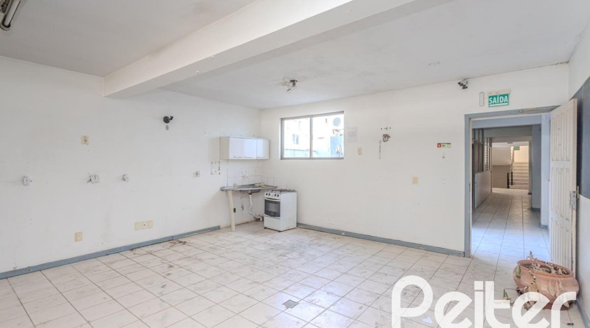 Comercial à venda com 928m², no bairro Cristal em Porto Alegre