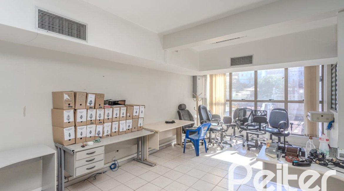 Comercial à venda com 928m², no bairro Cristal em Porto Alegre