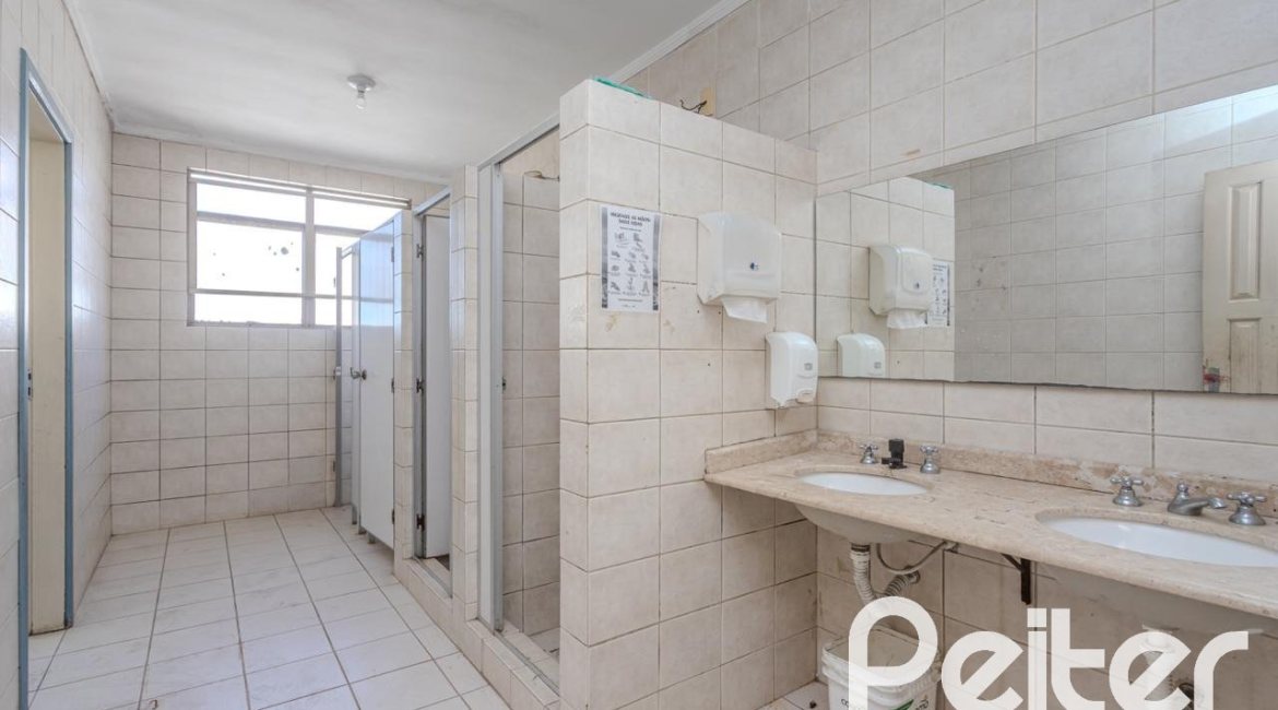 Comercial à venda com 928m², no bairro Cristal em Porto Alegre