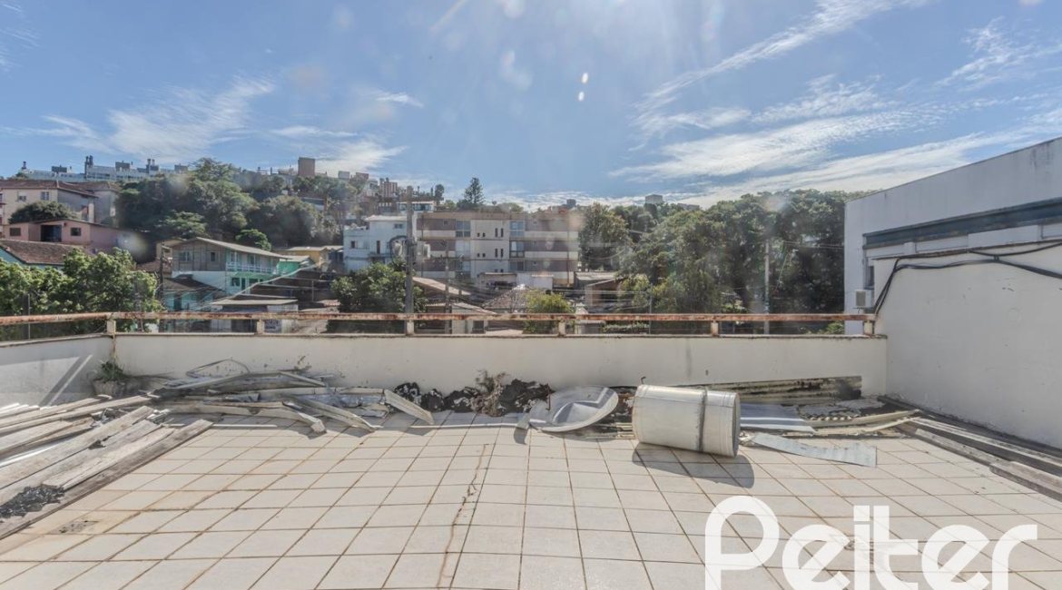 Comercial à venda com 928m², no bairro Cristal em Porto Alegre