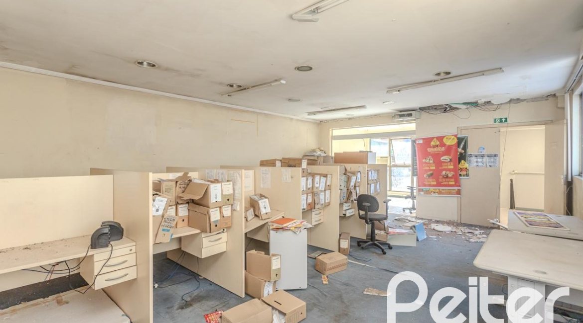 Comercial à venda com 928m², no bairro Cristal em Porto Alegre