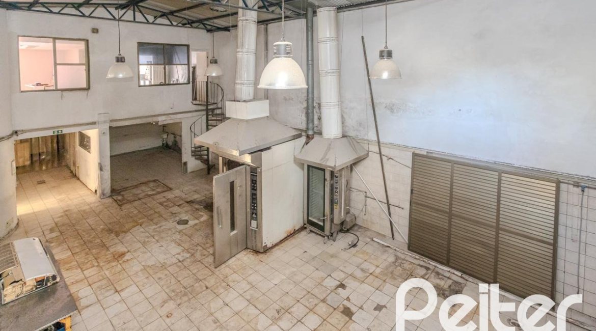 Comercial à venda com 928m², no bairro Cristal em Porto Alegre