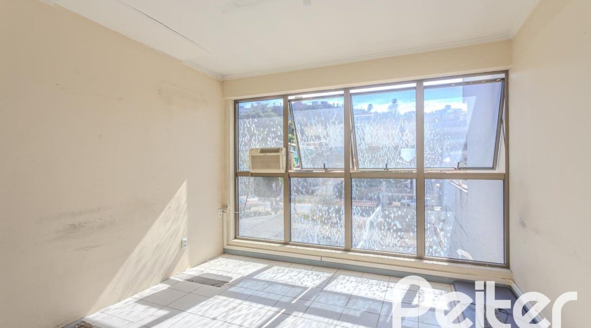 Comercial à venda com 928m², no bairro Cristal em Porto Alegre