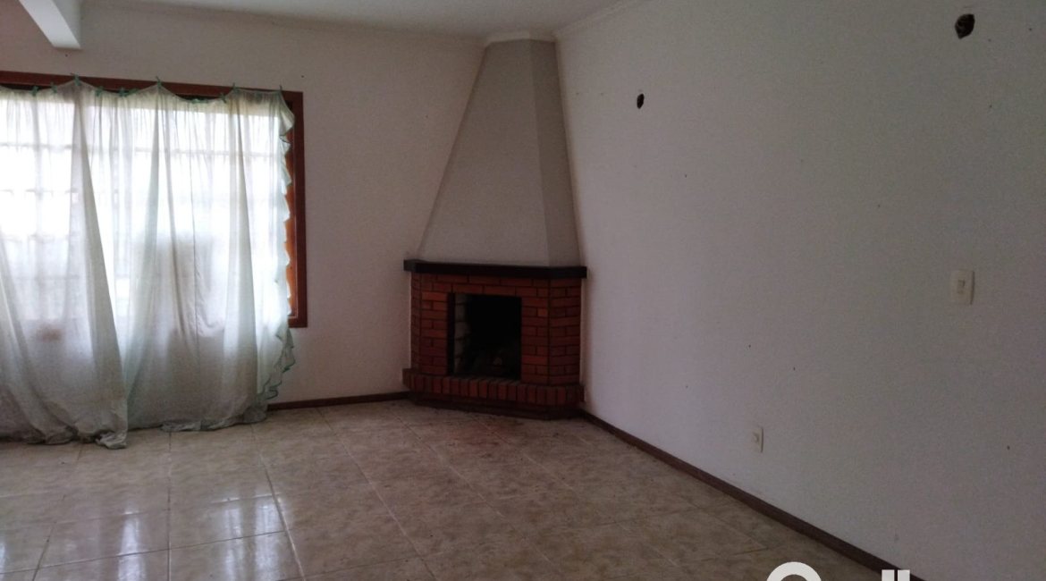 Casa à venda com 321m², 3 dormitórios, 1 suíte, 3 vagas, no bairro Espírito Santo em Porto Alegre