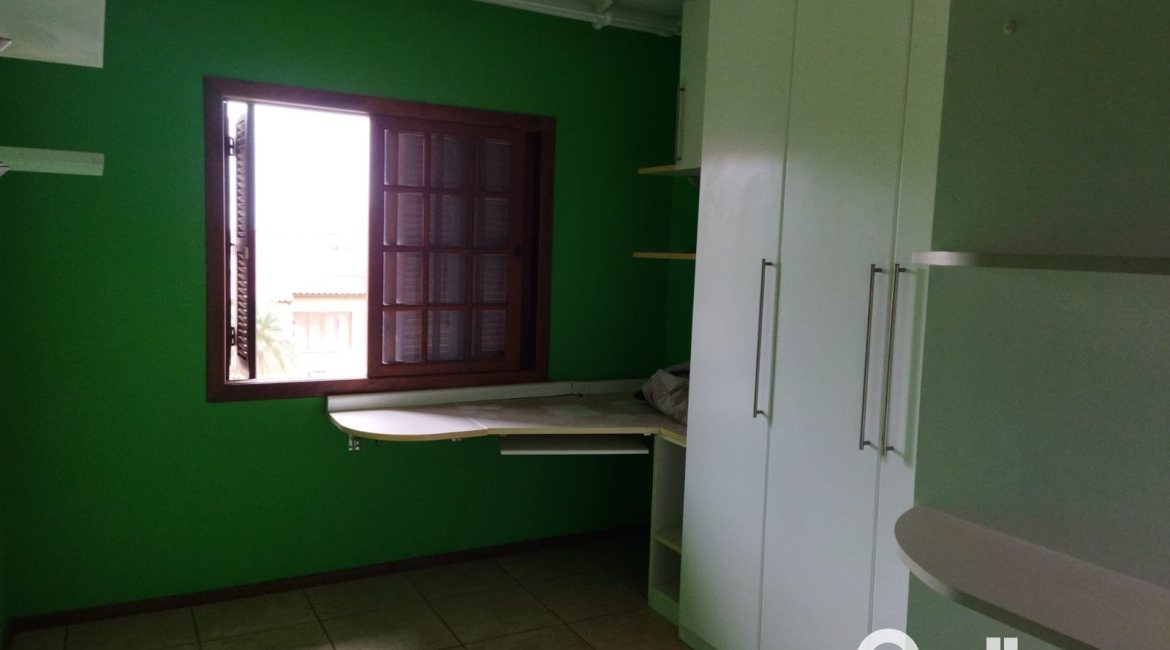 Casa à venda com 321m², 3 dormitórios, 1 suíte, 3 vagas, no bairro Espírito Santo em Porto Alegre