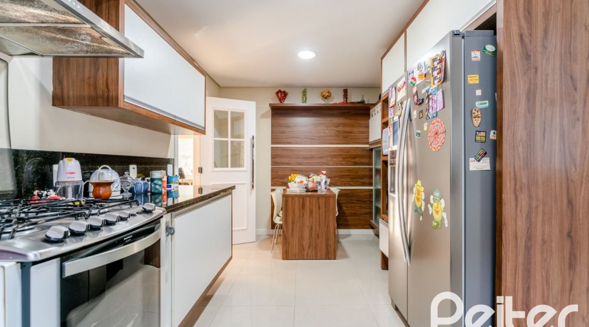 Casa em Condomínio à venda com 416m², 4 dormitórios, 4 suítes, 4 vagas, no bairro Terra Ville em PORTO ALEGRE