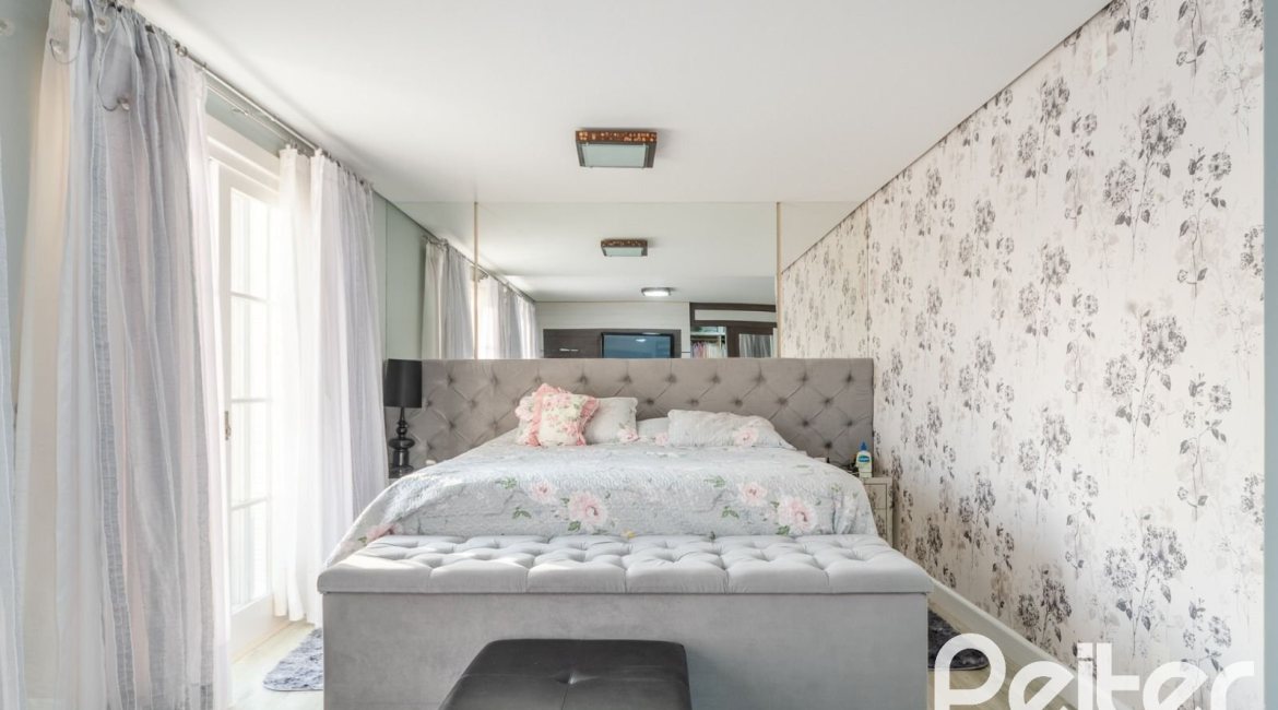 Casa em Condomínio à venda com 416m², 4 dormitórios, 4 suítes, 4 vagas, no bairro Terra Ville em PORTO ALEGRE