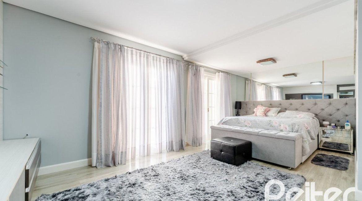 Casa em Condomínio à venda com 416m², 4 dormitórios, 4 suítes, 4 vagas, no bairro Terra Ville em PORTO ALEGRE