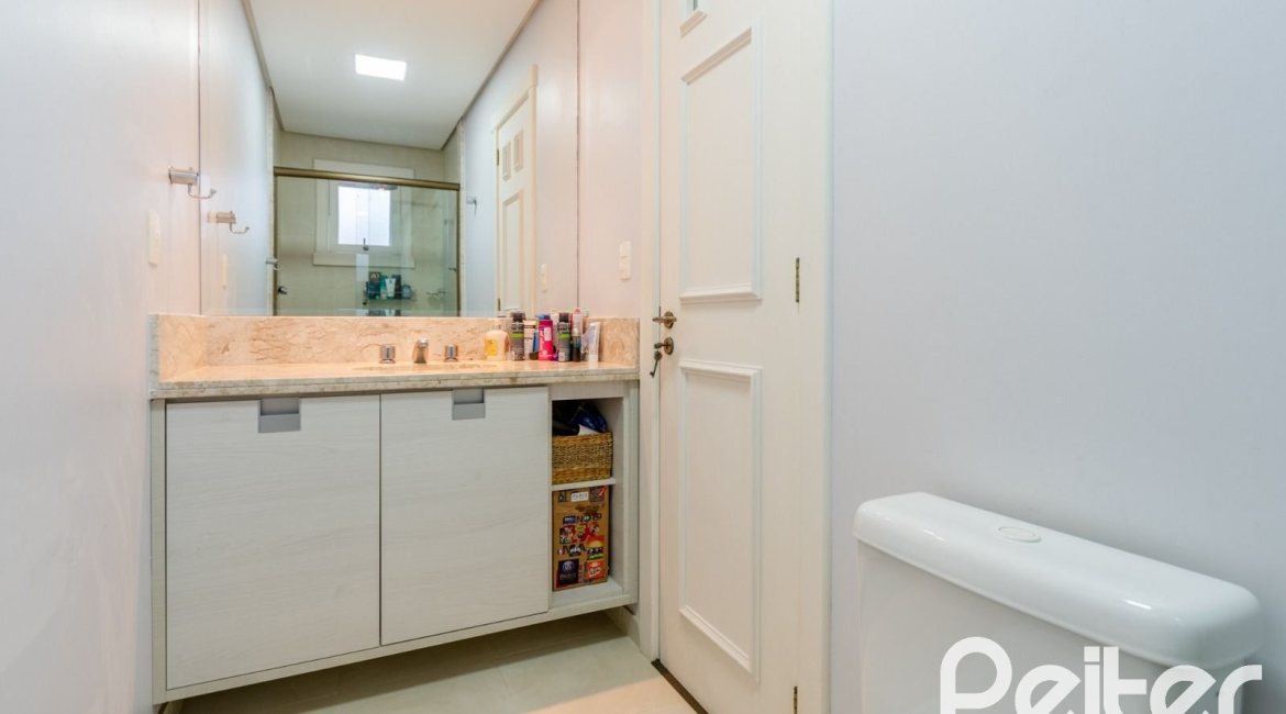 Casa em Condomínio à venda com 416m², 4 dormitórios, 4 suítes, 4 vagas, no bairro Terra Ville em PORTO ALEGRE