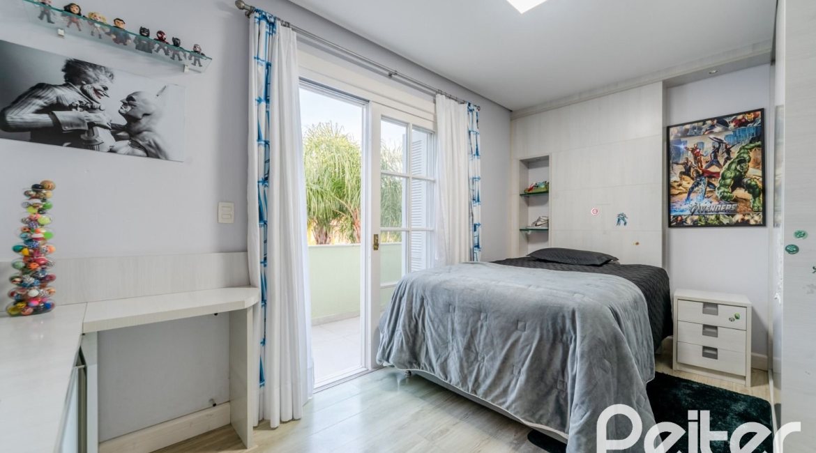Casa em Condomínio à venda com 416m², 4 dormitórios, 4 suítes, 4 vagas, no bairro Terra Ville em PORTO ALEGRE