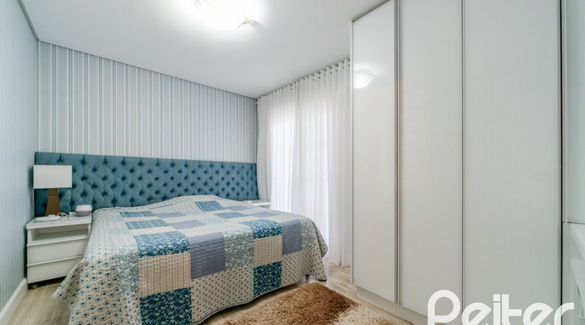 Casa em Condomínio à venda com 416m², 4 dormitórios, 4 suítes, 4 vagas, no bairro Terra Ville em PORTO ALEGRE