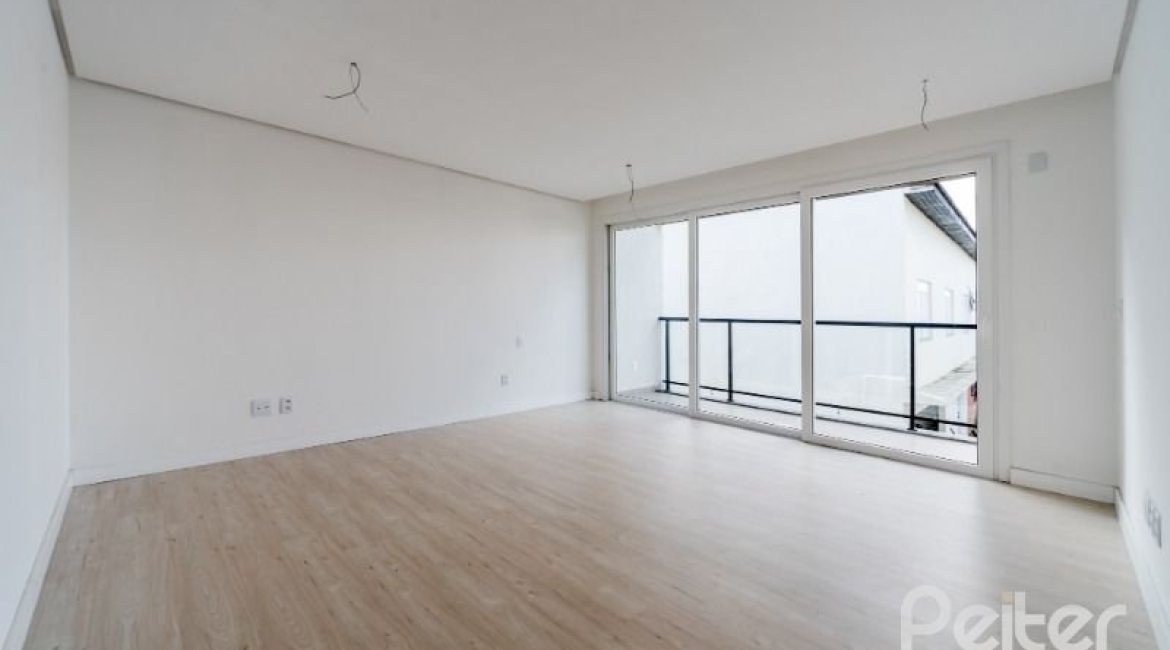 Casa em Condomínio à venda com 306m², 3 dormitórios, 3 suítes, 3 vagas, no bairro Vila Assunção em Porto Alegre