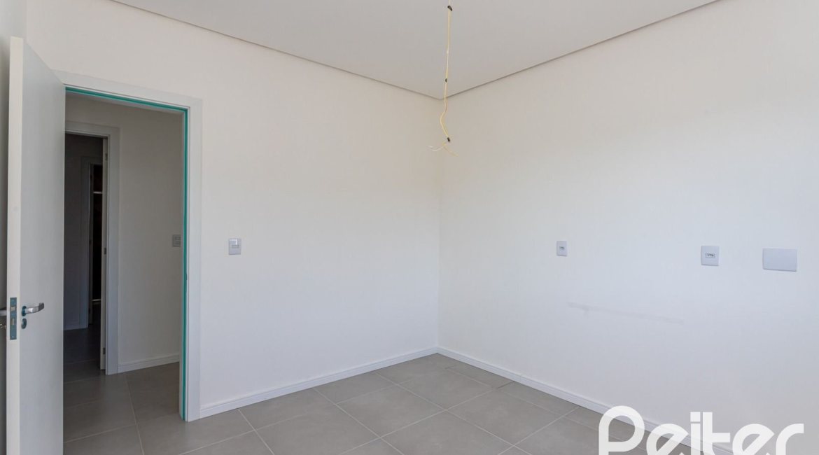 Casa em Condomínio à venda com 164m², 3 dormitórios, 1 suíte, 2 vagas, no bairro Hípica em PORTO ALEGRE