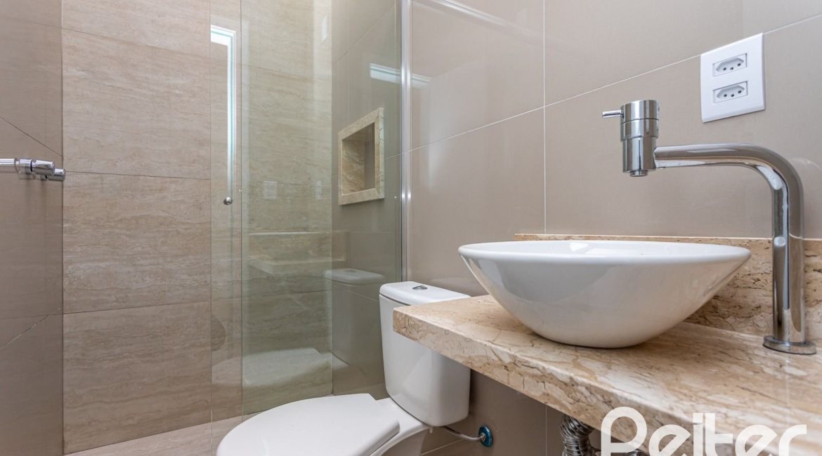 Casa em Condomínio à venda com 164m², 3 dormitórios, 1 suíte, 2 vagas, no bairro Hípica em PORTO ALEGRE