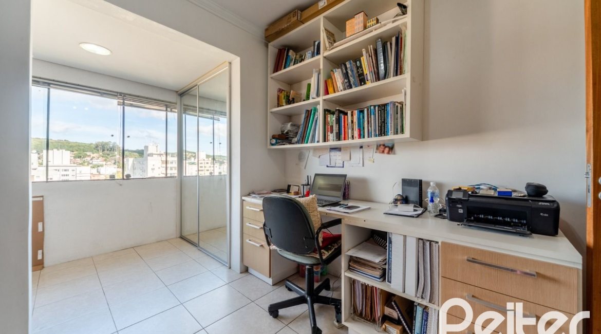 Apartamento à venda com 100m², 3 dormitórios, 1 suíte, 2 vagas, no bairro Tristeza em PORTO ALEGRE