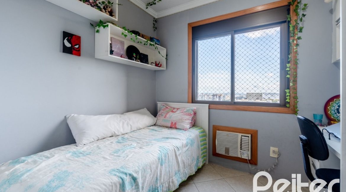 Apartamento à venda com 100m², 3 dormitórios, 1 suíte, 2 vagas, no bairro Tristeza em PORTO ALEGRE