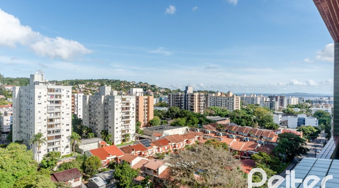 Apartamento à venda com 100m², 3 dormitórios, 1 suíte, 2 vagas, no bairro Tristeza em PORTO ALEGRE