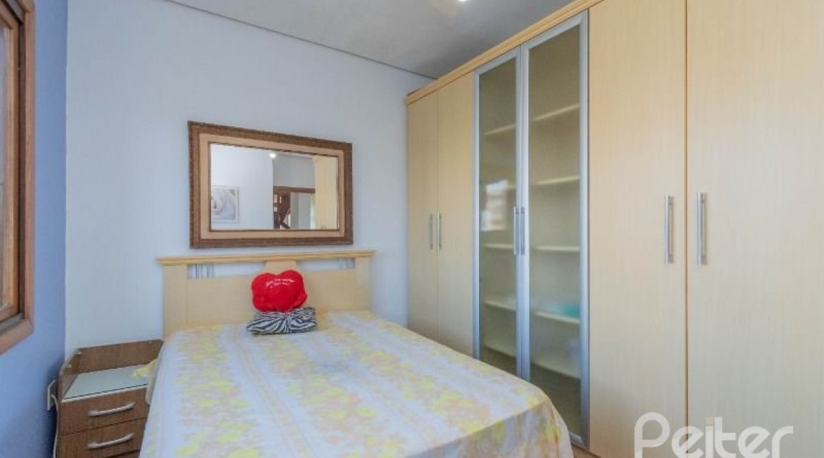 Cobertura à venda com 157m², 2 dormitórios, 1 suíte, 2 vagas, no bairro Tristeza em Porto Alegre