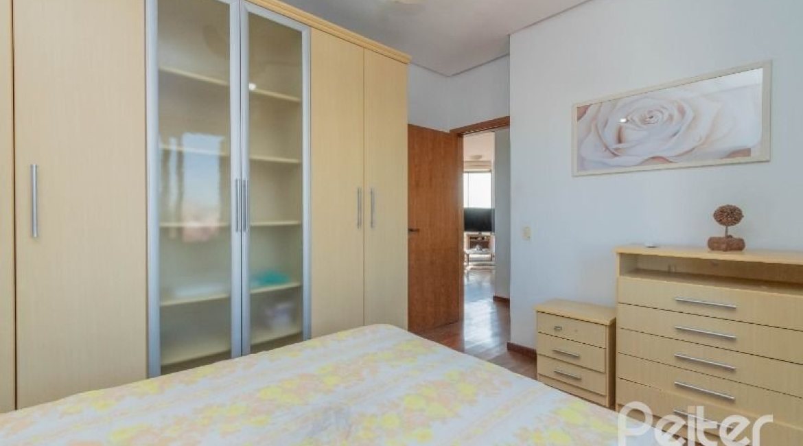 Cobertura à venda com 157m², 2 dormitórios, 1 suíte, 2 vagas, no bairro Tristeza em Porto Alegre