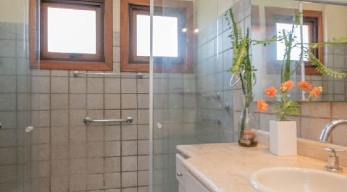 Cobertura à venda com 157m², 2 dormitórios, 1 suíte, 2 vagas, no bairro Tristeza em Porto Alegre