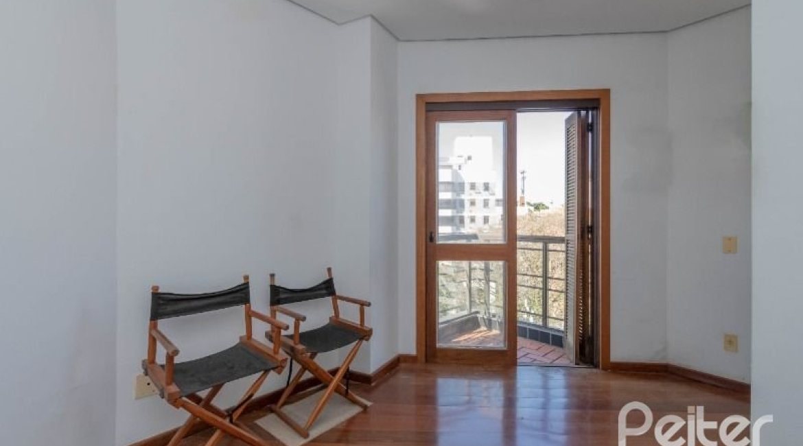 Cobertura à venda com 157m², 2 dormitórios, 1 suíte, 2 vagas, no bairro Tristeza em Porto Alegre