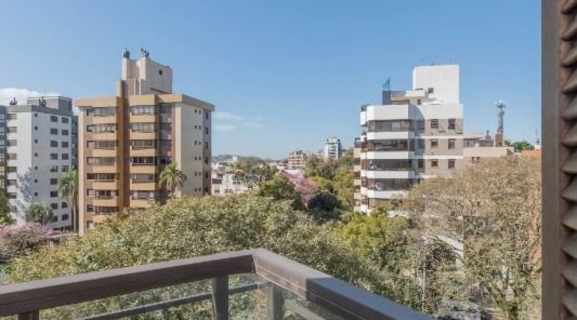 Cobertura à venda com 157m², 2 dormitórios, 1 suíte, 2 vagas, no bairro Tristeza em Porto Alegre