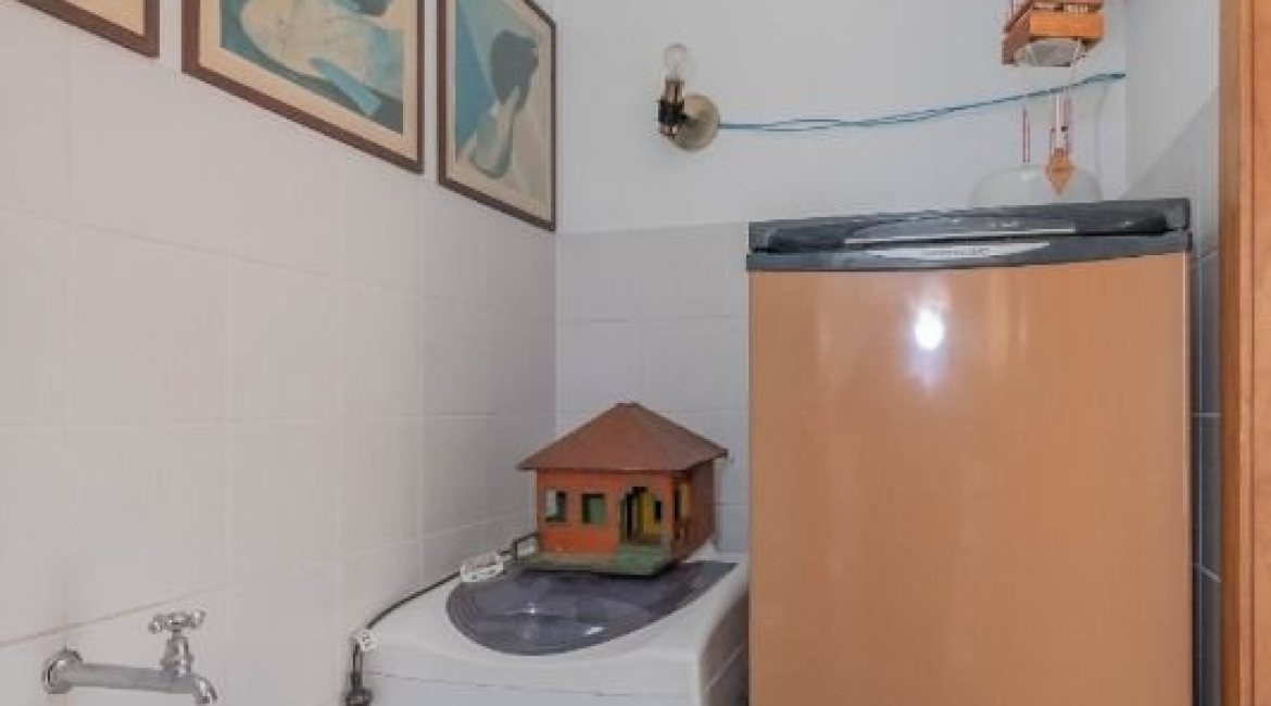 Cobertura à venda com 157m², 2 dormitórios, 1 suíte, 2 vagas, no bairro Tristeza em Porto Alegre