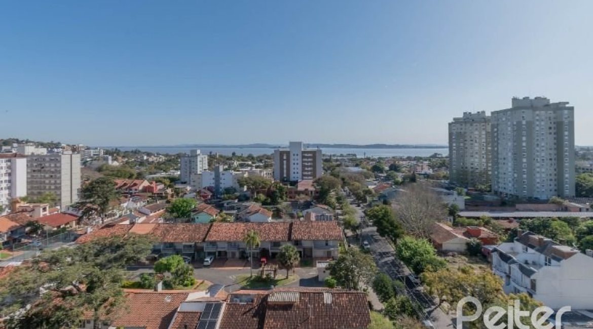 Cobertura à venda com 157m², 2 dormitórios, 1 suíte, 2 vagas, no bairro Tristeza em Porto Alegre