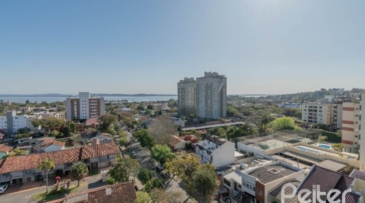 Cobertura à venda com 157m², 2 dormitórios, 1 suíte, 2 vagas, no bairro Tristeza em Porto Alegre
