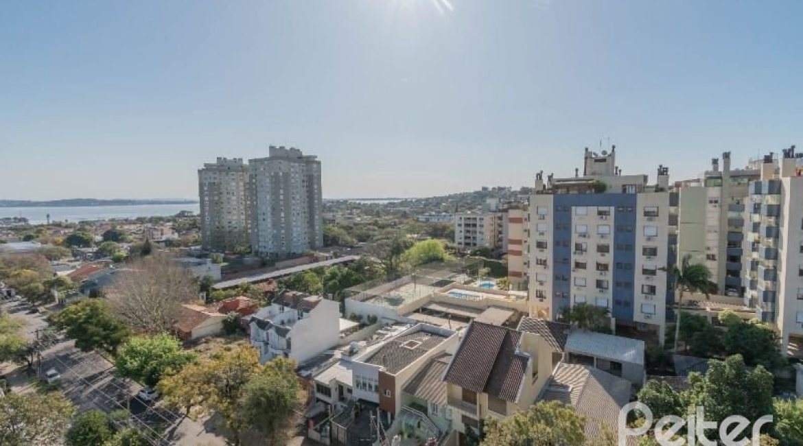 Cobertura à venda com 157m², 2 dormitórios, 1 suíte, 2 vagas, no bairro Tristeza em Porto Alegre