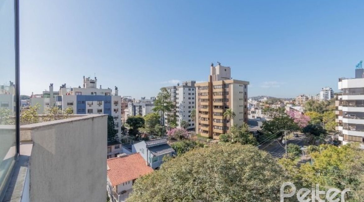 Cobertura à venda com 157m², 2 dormitórios, 1 suíte, 2 vagas, no bairro Tristeza em Porto Alegre