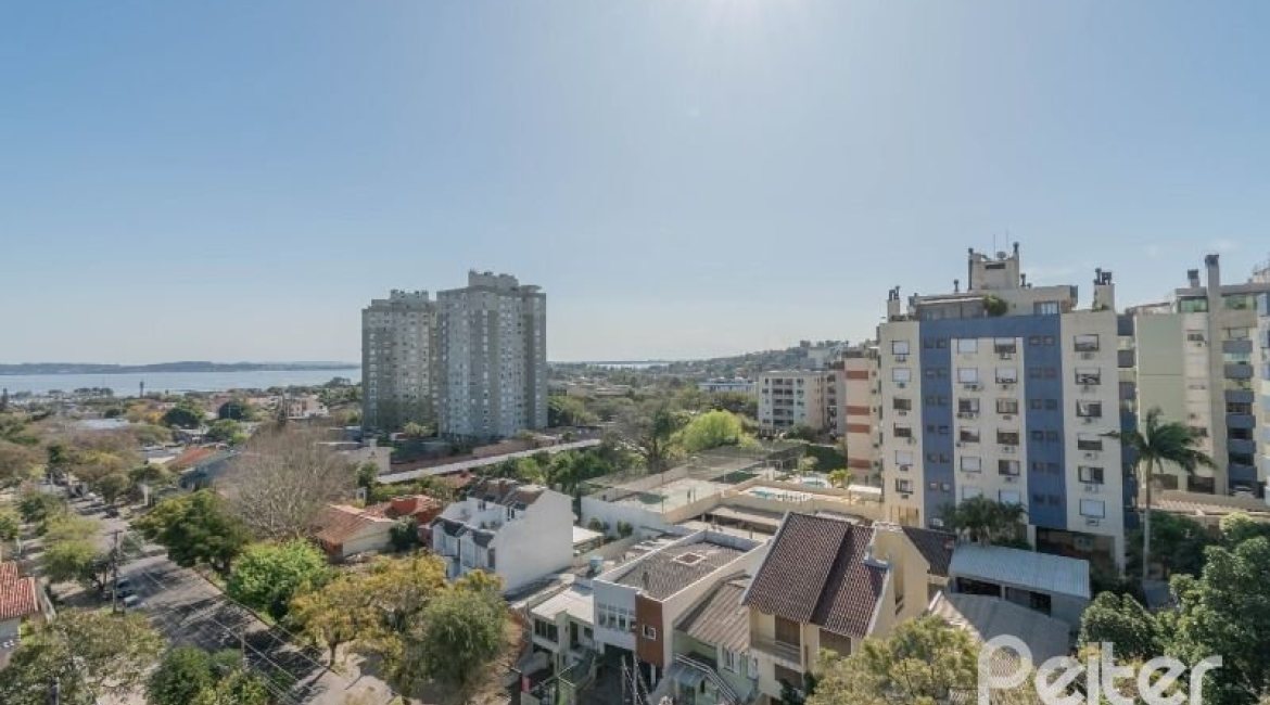 Cobertura à venda com 157m², 2 dormitórios, 1 suíte, 2 vagas, no bairro Tristeza em Porto Alegre