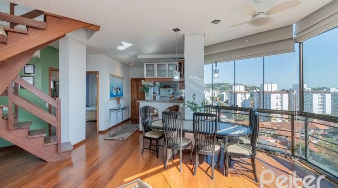 Cobertura à venda com 157m², 2 dormitórios, 1 suíte, 2 vagas, no bairro Tristeza em Porto Alegre