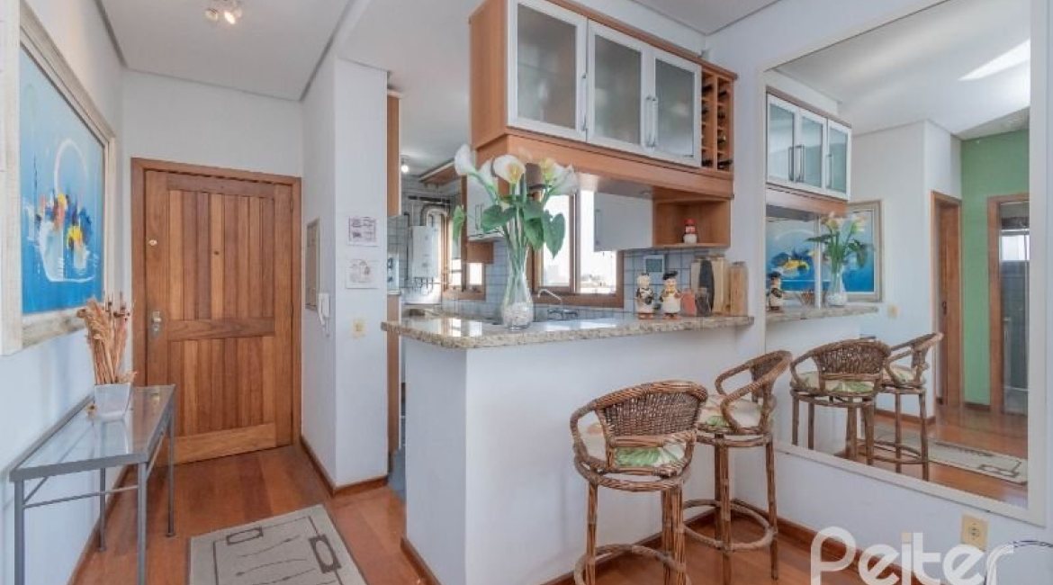 Cobertura à venda com 157m², 2 dormitórios, 1 suíte, 2 vagas, no bairro Tristeza em Porto Alegre