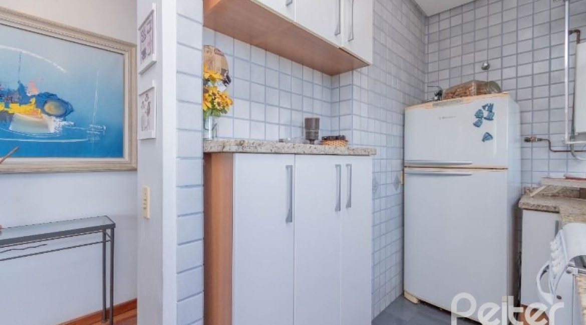 Cobertura à venda com 157m², 2 dormitórios, 1 suíte, 2 vagas, no bairro Tristeza em Porto Alegre