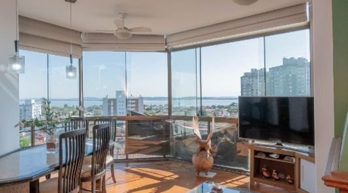 Cobertura à venda com 157m², 2 dormitórios, 1 suíte, 2 vagas, no bairro Tristeza em Porto Alegre