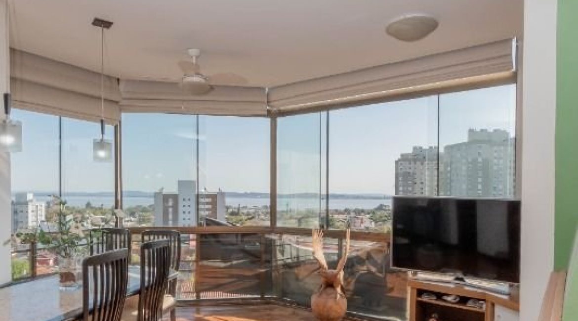 Cobertura à venda com 157m², 2 dormitórios, 1 suíte, 2 vagas, no bairro Tristeza em Porto Alegre