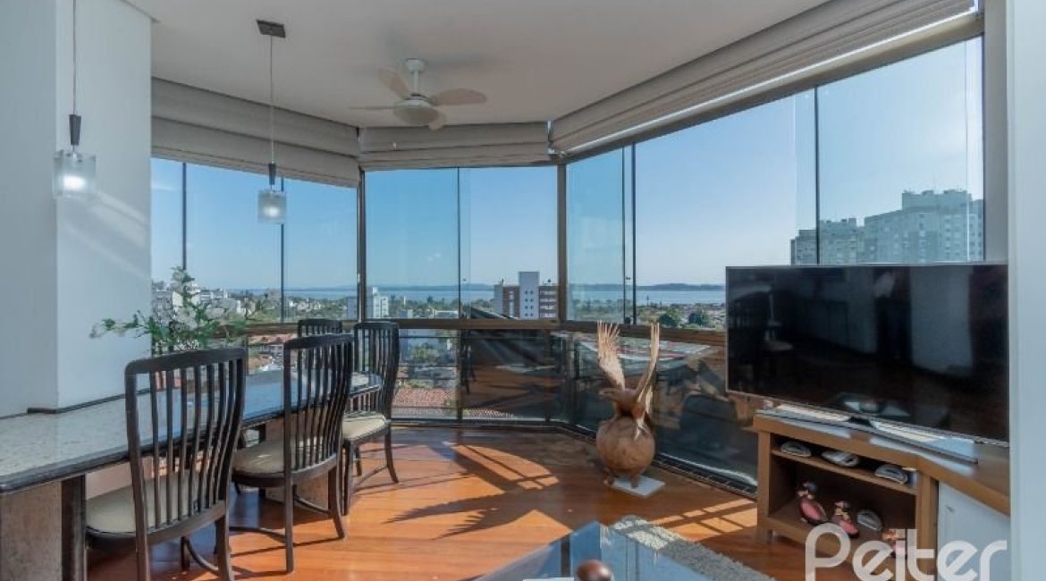 Cobertura à venda com 157m², 2 dormitórios, 1 suíte, 2 vagas, no bairro Tristeza em Porto Alegre